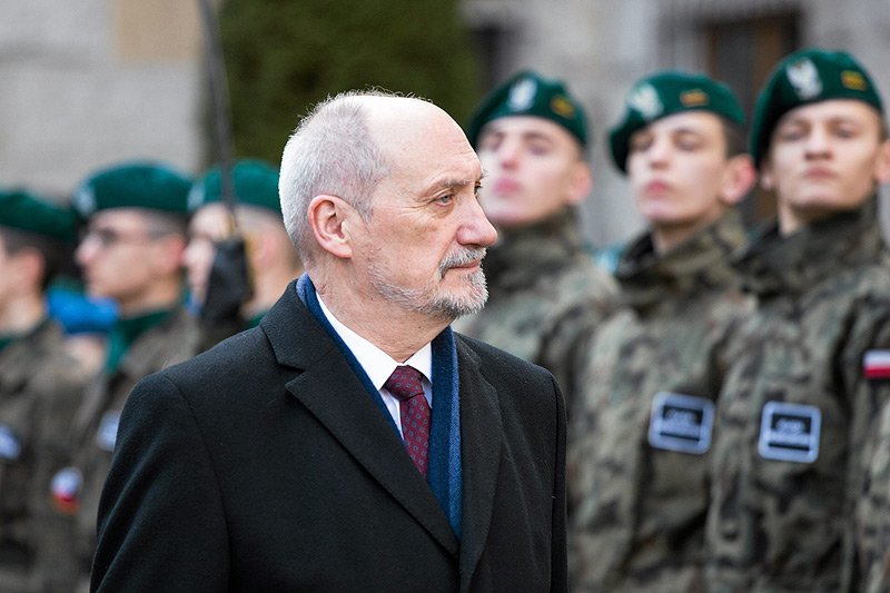 Antoni Macierewicz zdecydował o rezygnacji Polski ze statusu państwa ramowego w Eurokorpusie i redukcji polskiego wkładu w tę organizację.