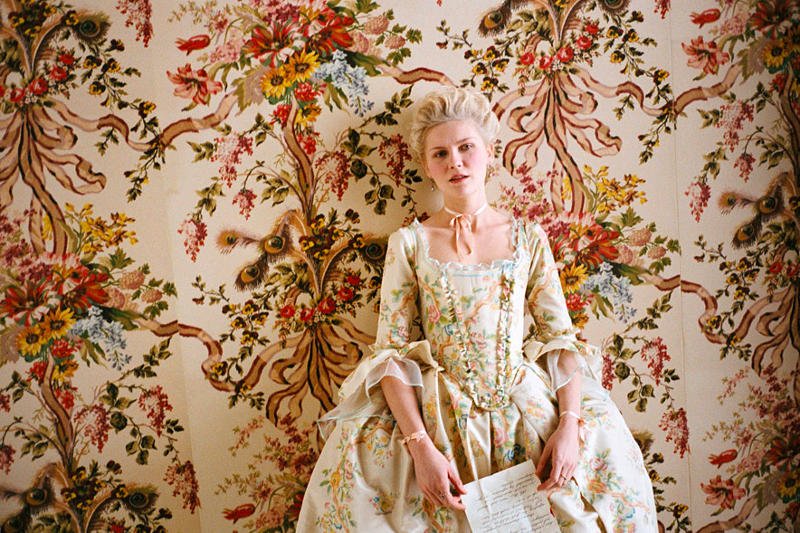Kirsten Dunst jako Maria Antonia w filmie Sofii Coppoli.