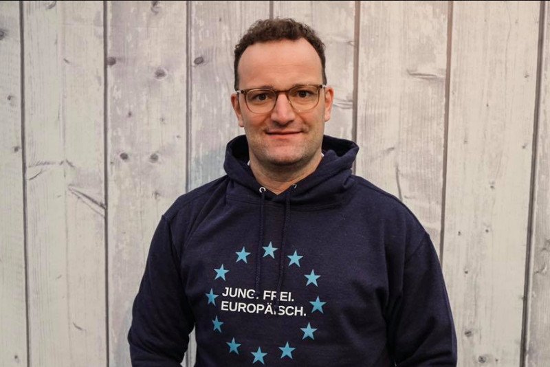 Jens Spahn, zadeklarowany homoseksualista typowany jest na nowego szefa MON w zastępstwie Ursuli von der Leyen