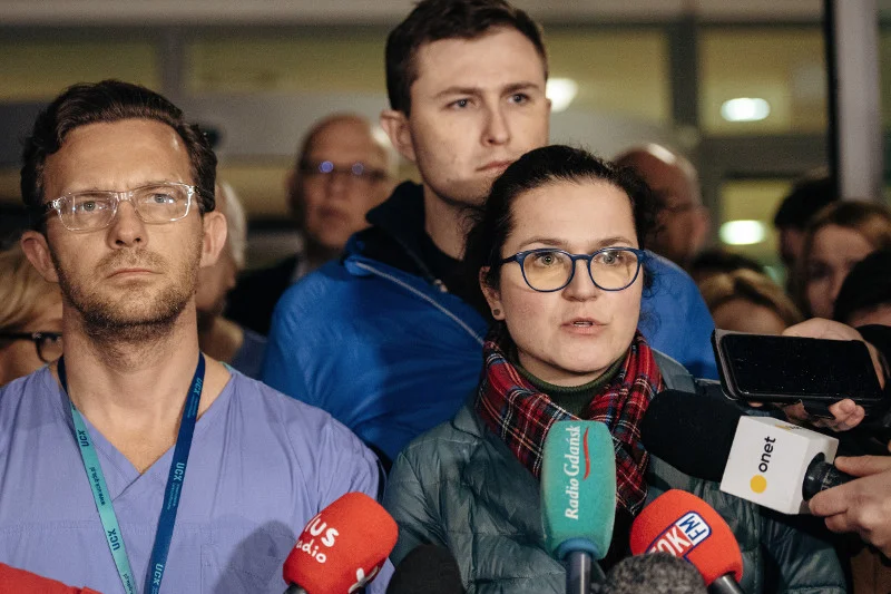Aleksandra Dulkiewicz w szpitalu, w którym operowany był prezydent Adamowicz po ataku nożownika