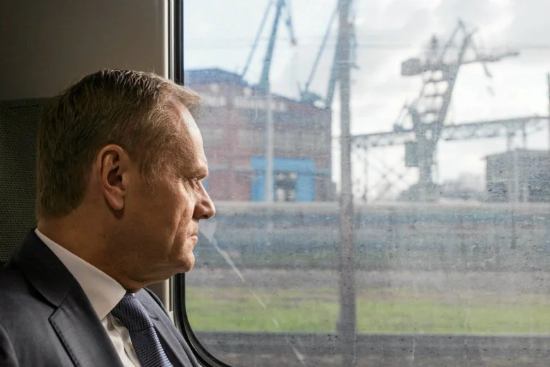 Ten sondaż to niezbyt dobra wiadomość dla Donalda Tuska.