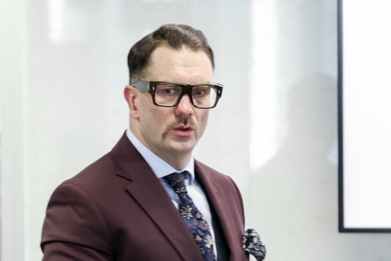 Łukasz Mejza oskarżony. Poseł usłyszał aż 11 zarzutów