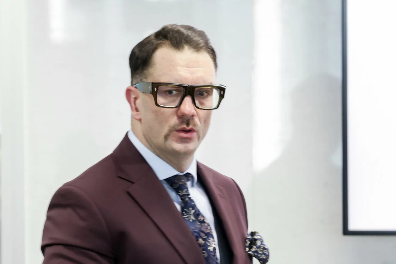Łukasz Mejza oskarżony. Poseł usłyszał aż 11 zarzutów