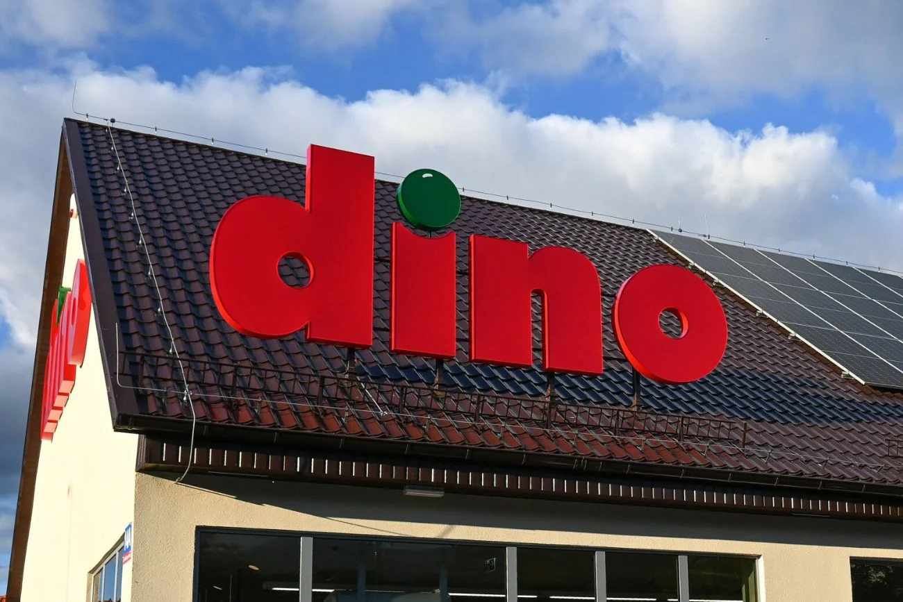 Dino ma nowe okazje dla klientów. Bez tych produktów nie można się obejść w kuchni. Dino obniża ceny tych podstawowych produktów. Teraz taniej cukier, olej i jajka.