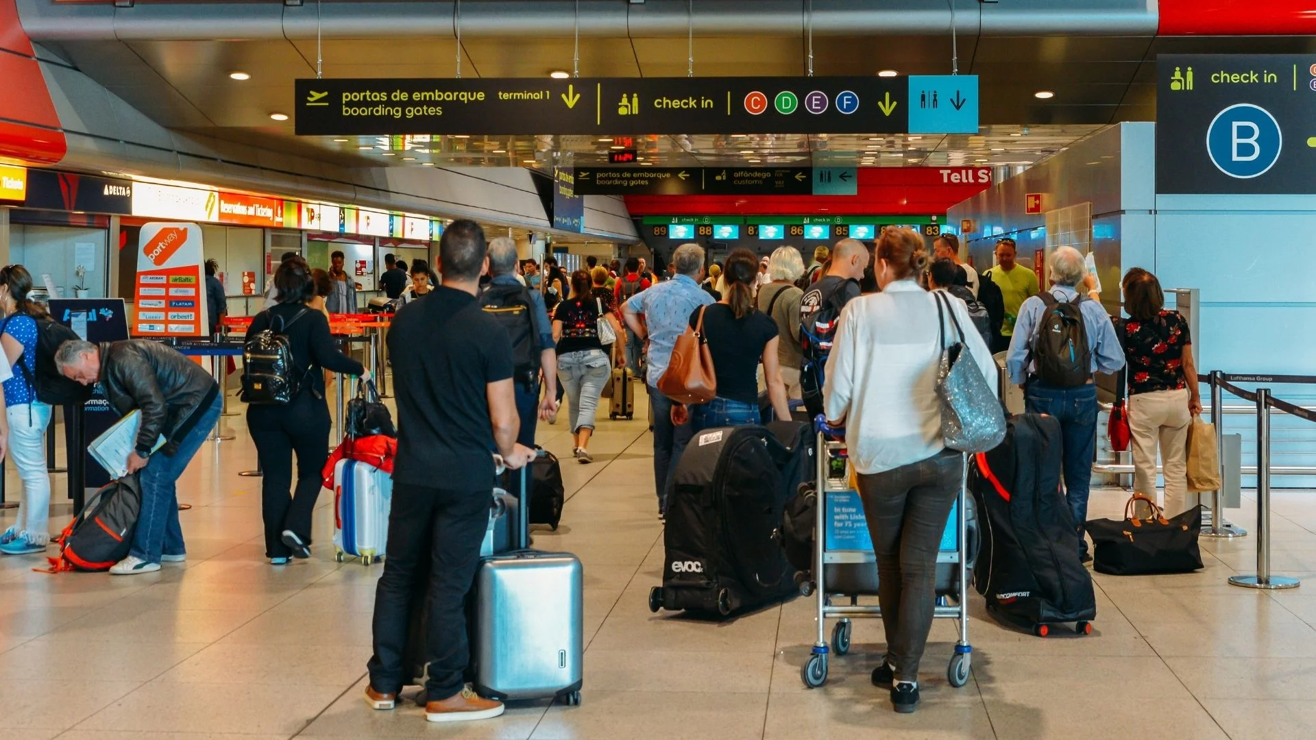 Masowe odwołania lotów do Portugalii. Pilny apel polskiej ambasady