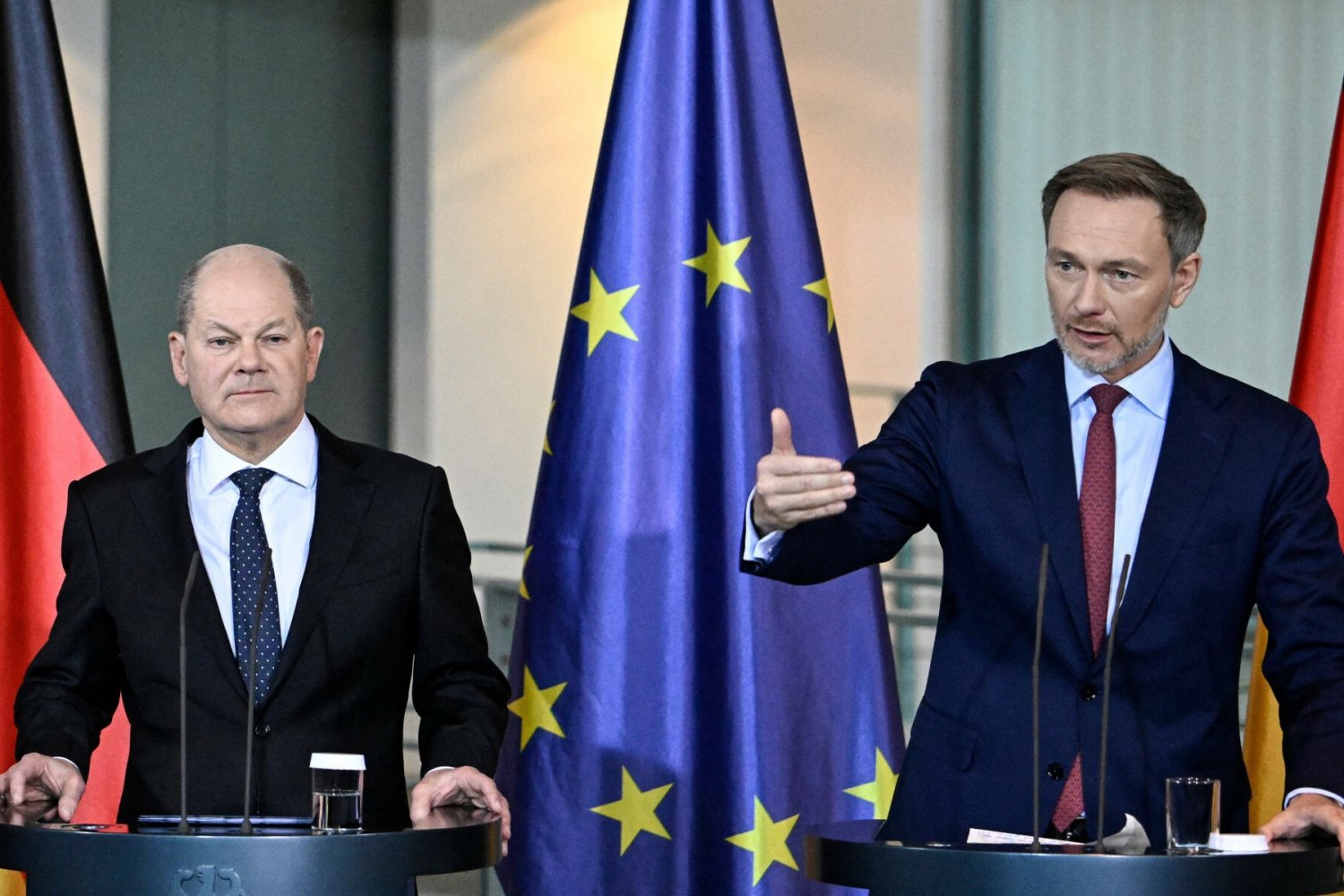 Olaf Scholza zaraz może stracić władzę. Jeden ważny minister już odchodzi.