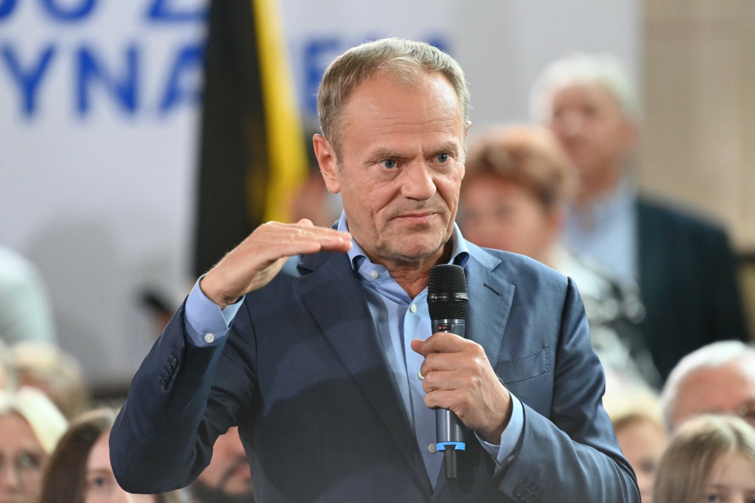 Donald Tusk na spotkaniu z wyborcami w Kartuzach.