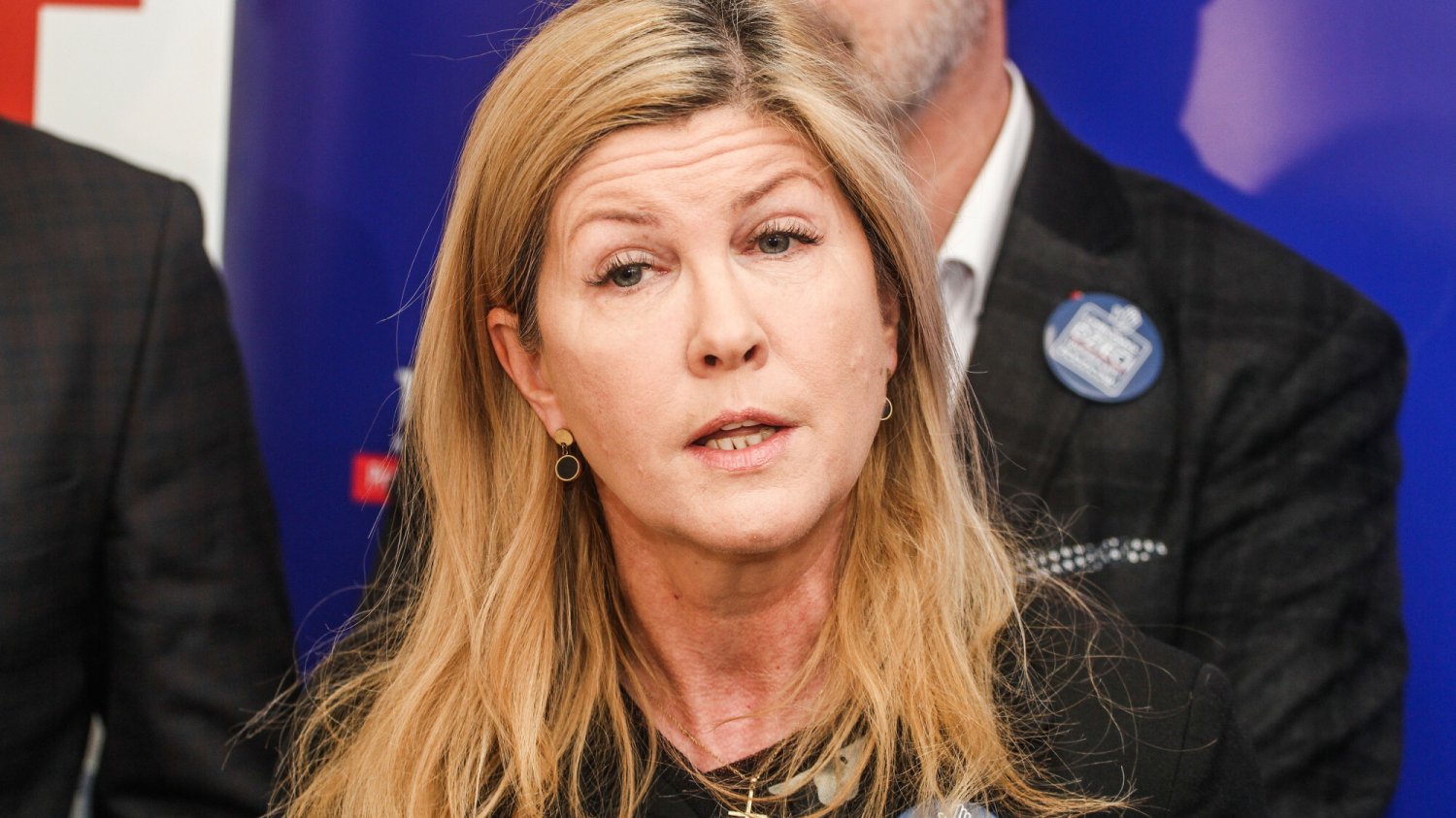 Iwona Arent wraca do polityki mimo skandalu z synem.