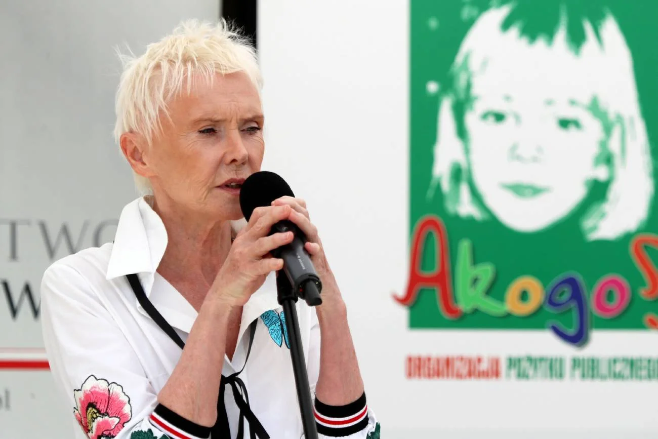 Aktorka i twórczyni kliniki Budzik Ewa Błaszczyk ujawniła, jaki jest aktualny stan jej pozostającej w śpiączce córki Oli Janczarskiej. Aktorka i twórczyni kliniki Budzik Ewa Błaszczyk ujawniła, jaki jest aktualny stan jej pozostającej w śpiączce córki Oli Janczarskiej.