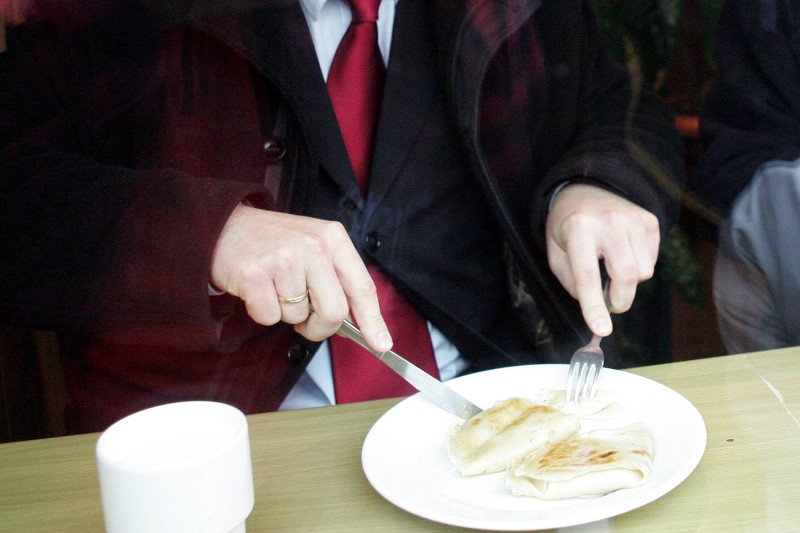 Nie pij w trakcie jedzenia!