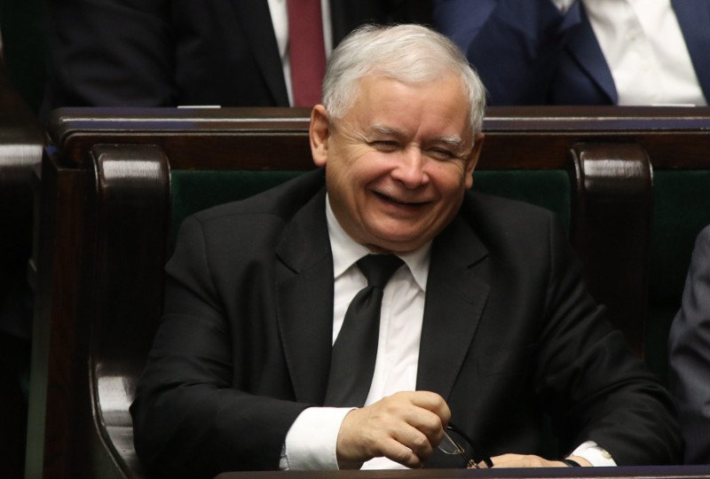Jarosław Kaczyński wiedział, że obcięcie pensji zostanie dobrze odebrane przez wyborców.