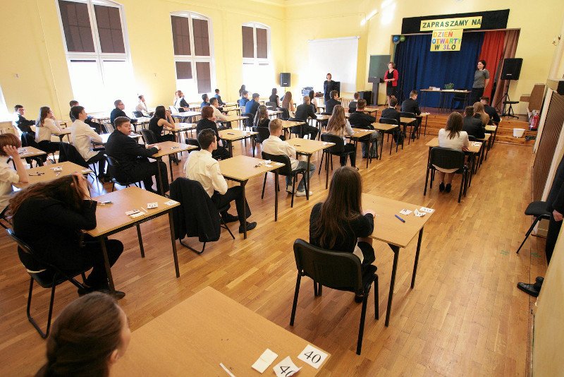 Większość ankietowanych zgadza się z pomysłem PiS – nie chcą gimnazjów.