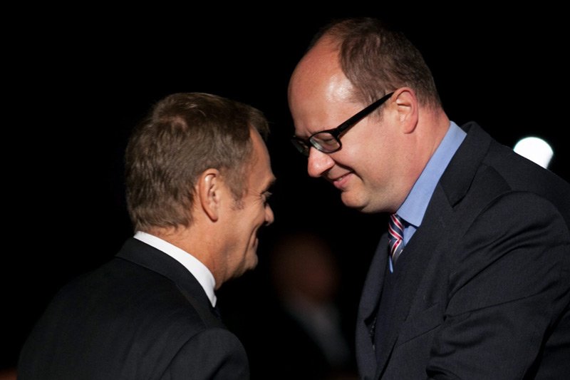 Prezydent Gdańska Paweł Adamowicz po zwycięstwie podziękował m.in. Donaldowi Tuskowi.