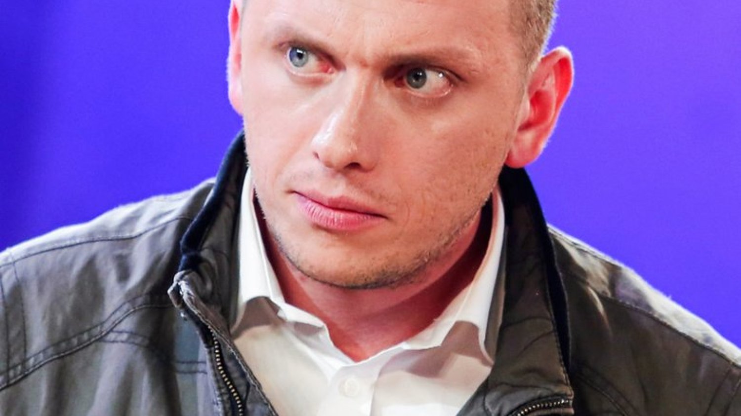 Wojciech Bojanowski ma dopiero 34 lata, a już pozostali dziennikarze przyznali mu tytuł "Dziennikarza Roku 2017". Docenili go szczególnie za głośny materiał o Igorze Stachowiaku.