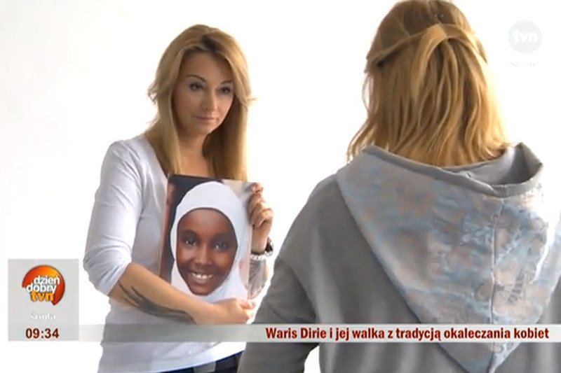 Płacą rodzinom, by zrezygnowali z obrzezania córek. Akcja wsparta przez Wojciechowską rodzi pytania