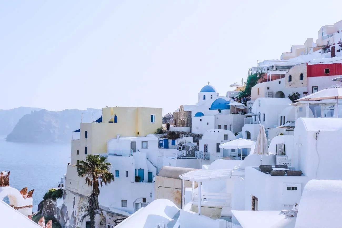 Europejskie Centrum ds. Zapobiegania i Kontroli Chorób uznało za niebezpieczne pod względem przyrostu zakażeń greckie południowe wyspy egejskie.