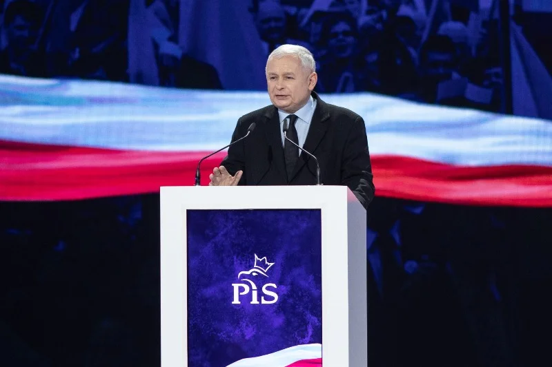 Jarosław Kaczyński żartował ze spodni tłumaczki