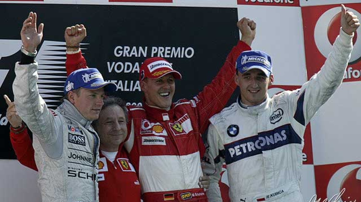 Robert Kubica na podium po wyścigu o Grand Prix Włoch w  2006 roku.
