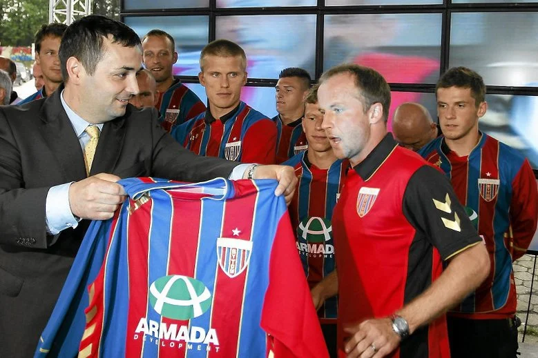 Damian Bartyla z zawodnikami Polonii Bytom.