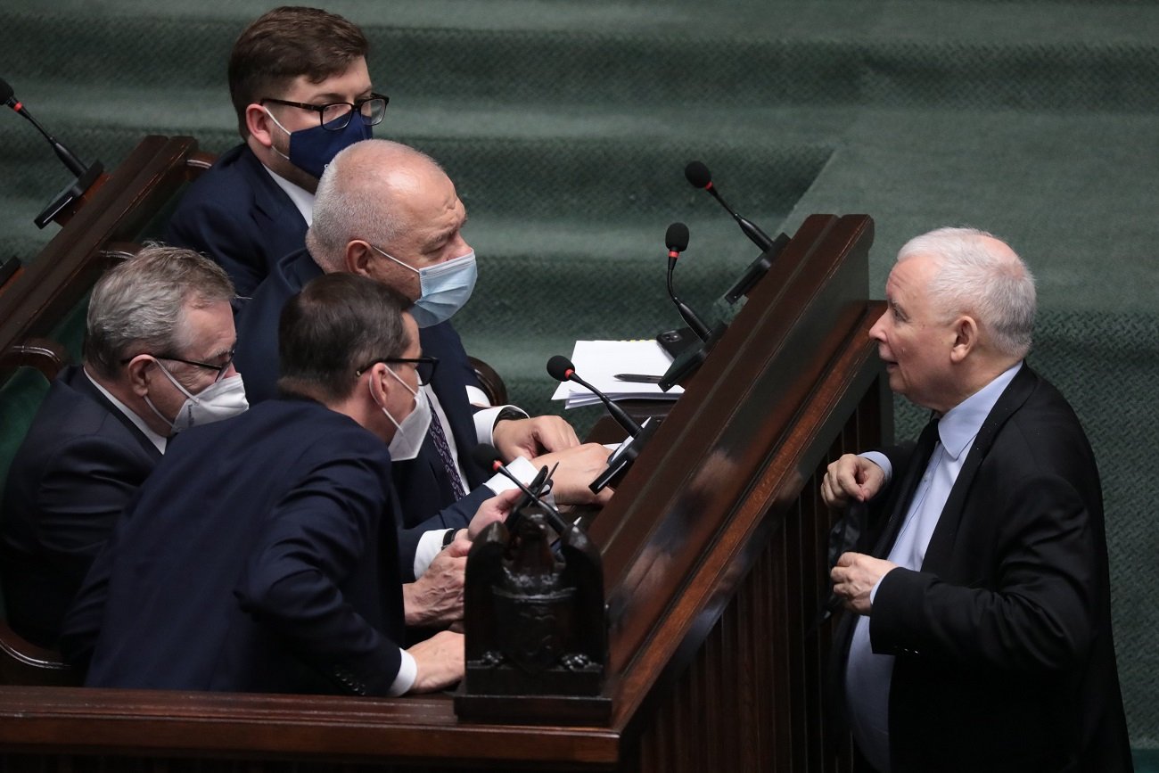 PiS obrobiło swoich ministrów. Wnioski o wotum nieufności przepadły w Sejmie.