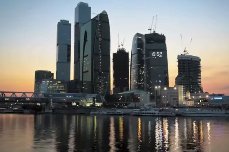 Chcesz zarobić duże pieniądze? Jedź do Moskwy. "Gdybym tam został, wróciłbym do Warszawy Maserati"