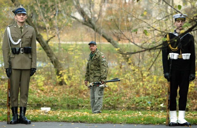 Wędkarze muszą się mieć na baczności, zamiast z połowem mogą wrócić do domu bez kurtki