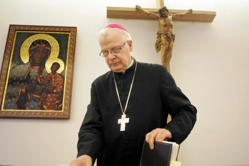 Abp Józef Michalik został pozwany przez Małgorzatę Marenin