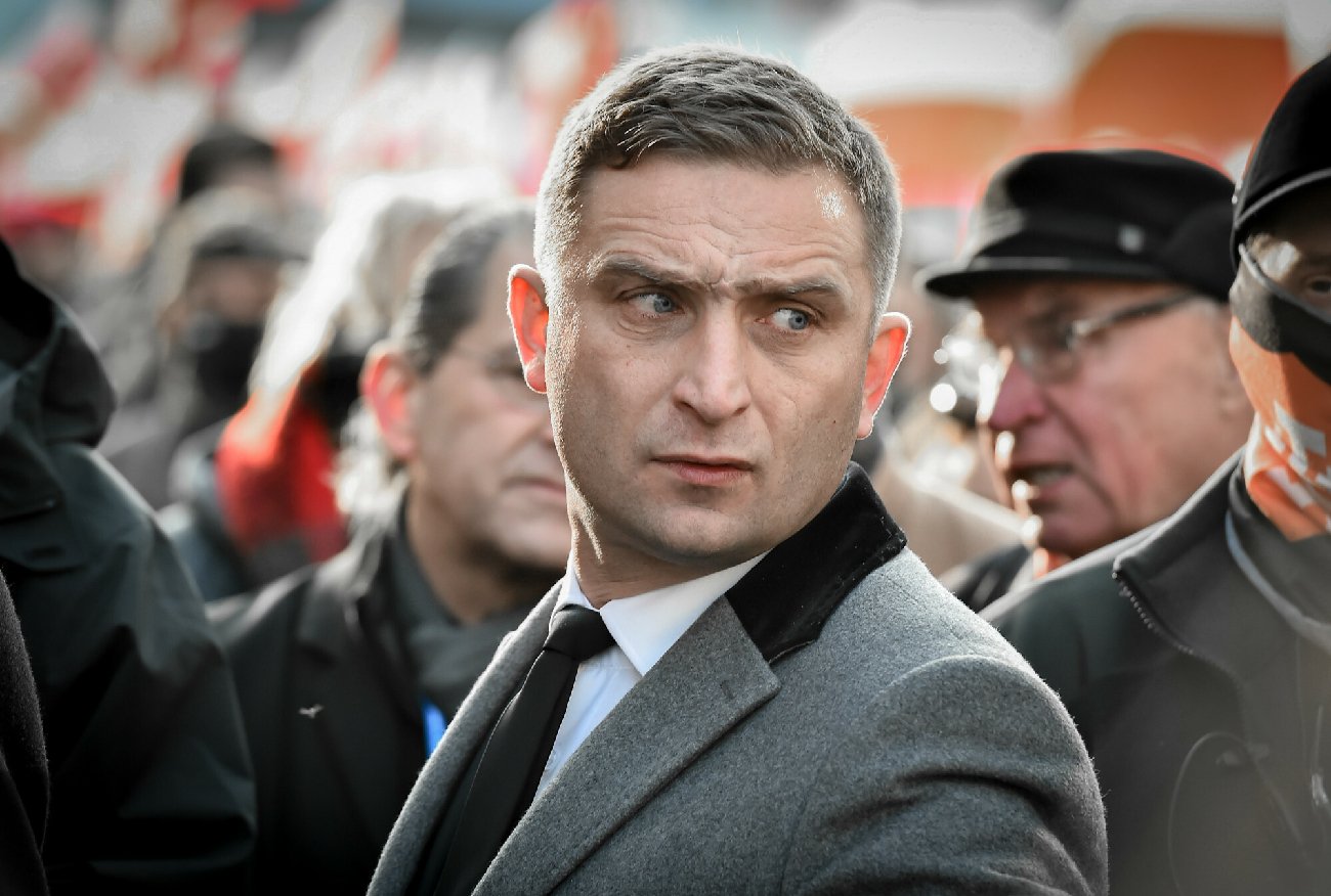 Allegro usunęło licytację Roberta Bąkiewicza.