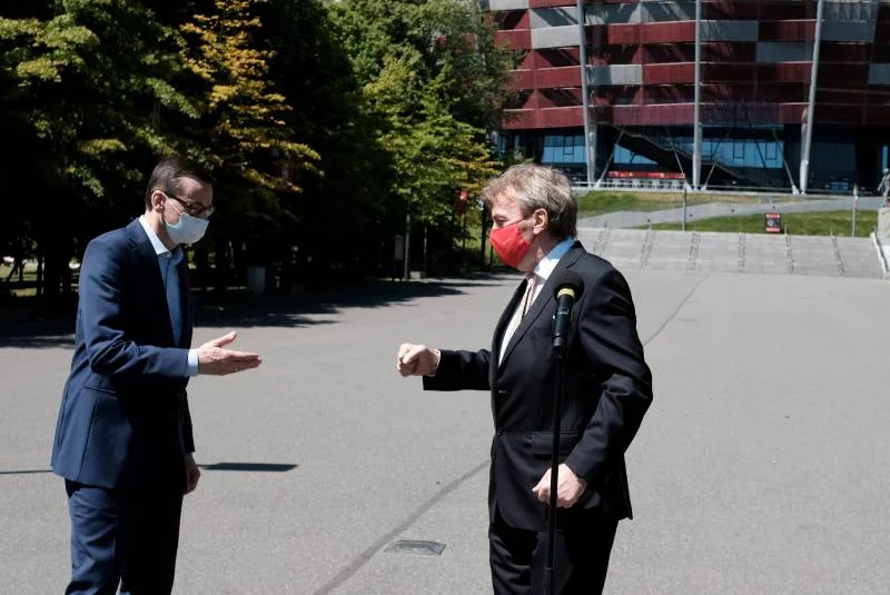 Szczepienia przeciw COVID-19 dla sportowców. Boniek, Morawiecki, Gliński i Kraśnicki uzasadniają.