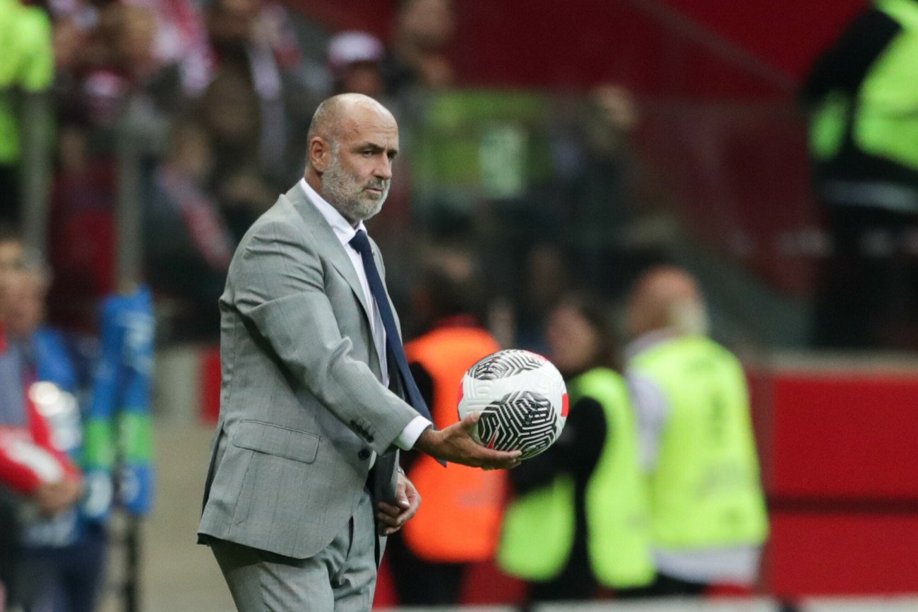 Michał Probierz w meczu z Holandią musi radzić sobie bez kontuzjowanego Roberta Lewandowskiego