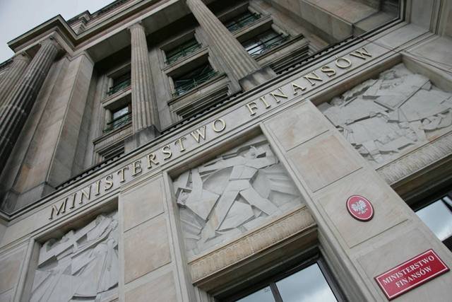 W 2012 r. cięcia nie ominęły Ministerstwa Finansów. Zlikwidowano tam 19 etatów