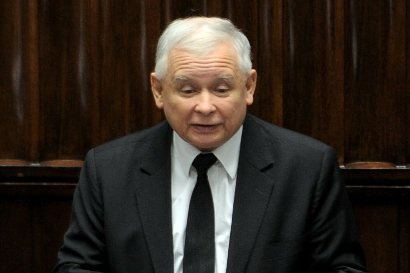 Jarosław Kaczyński twierdzi, że będzie zmuszony sprzedać dom na pokrycie kosztów opublikowania przeprosin Radosława Sikorskiego.
