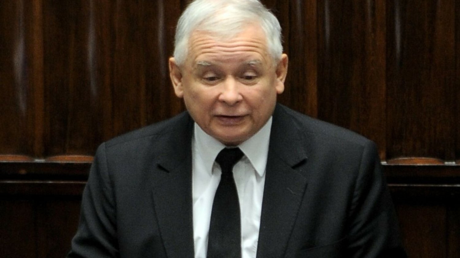 Jarosław Kaczyński twierdzi, że będzie zmuszony sprzedać dom na pokrycie kosztów opublikowania przeprosin Radosława Sikorskiego.