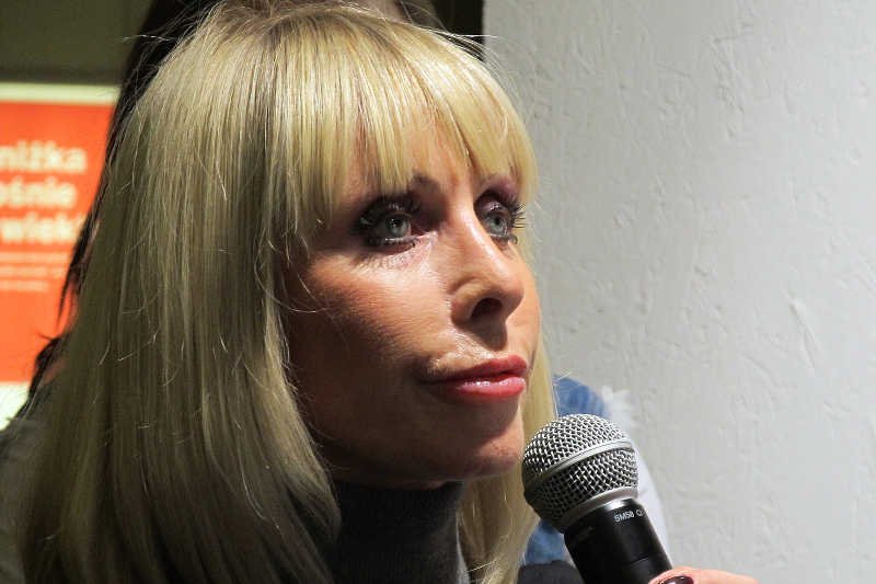 Impreza Grażyny Kulczyk dla start upów modowych krytykowana za złą organizację.