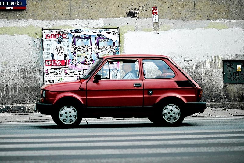 Państwo wciąż ma długi po PRL za przedpłaty na auta