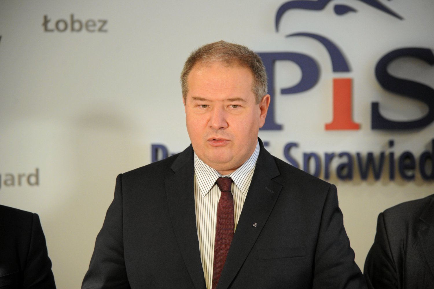 Leszek Dobrzyński to polityk PiS ze Szczecina, który postanowił wyśmiać protestującą wraz z koleżankami 13-latkę. Dziewczynki sprzeciwiały się polityce kilmatycznej rządu.