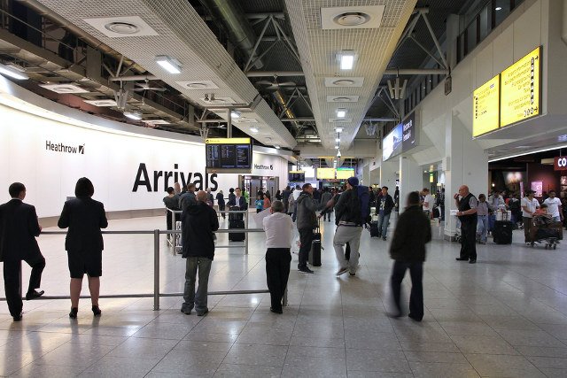 Keith Fraser uważa, że imigranci, którzy chcą zamieszkać w Wielkiej Brytanii, powinni przechodzić na granicy test językowy