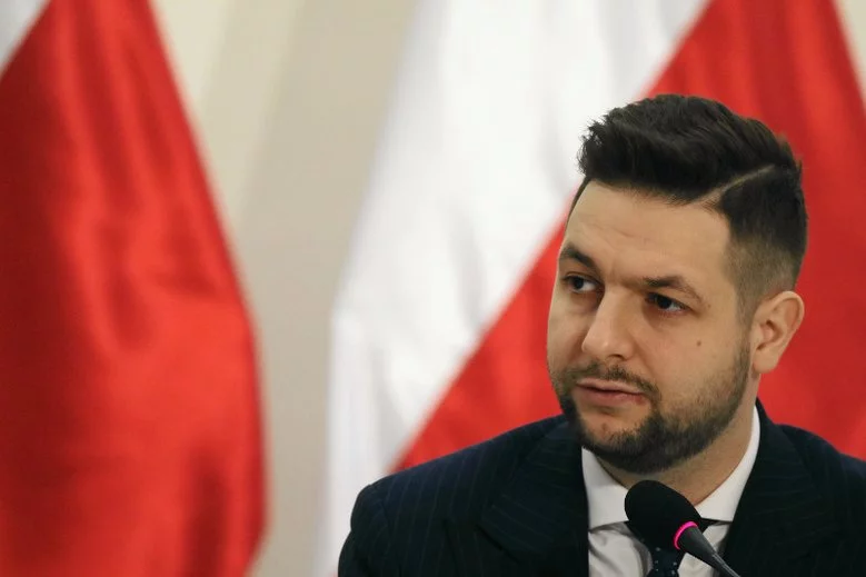 Patryk Jaki przeprosił oficjalnie Roberta Kropiwnickiego, którego oskarżał o założenie w domu agencji towarzyskiej.