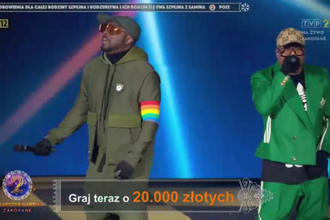 Sylwester Marzeń TVP Black Eyed Peas w Zakopanem z opaskami LGBT