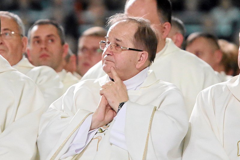 Można odnieść wrażenie, że minister środowiska Jan Szyszko wyżej ceni o. Tadeusza Rydzyka od Jarosława Kaczyńskiego.