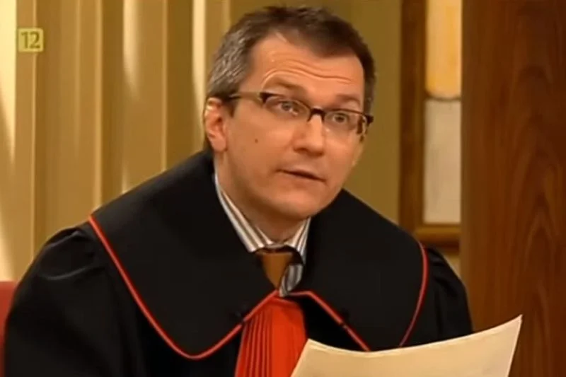 Artur Łata w "Sędzi Annie Marii Wesołowskiej" wcielał się w rolę gburowatego prokuratora