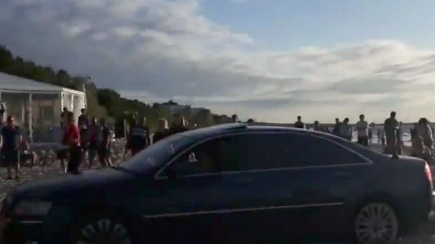 Audi wjechało na plażę w Międzyzdrojach