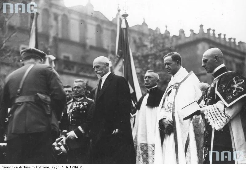 Prezydent RP Stanisław Wojciechowski na uroczystości poświęcenia sztandaru 5 pułku saperów.