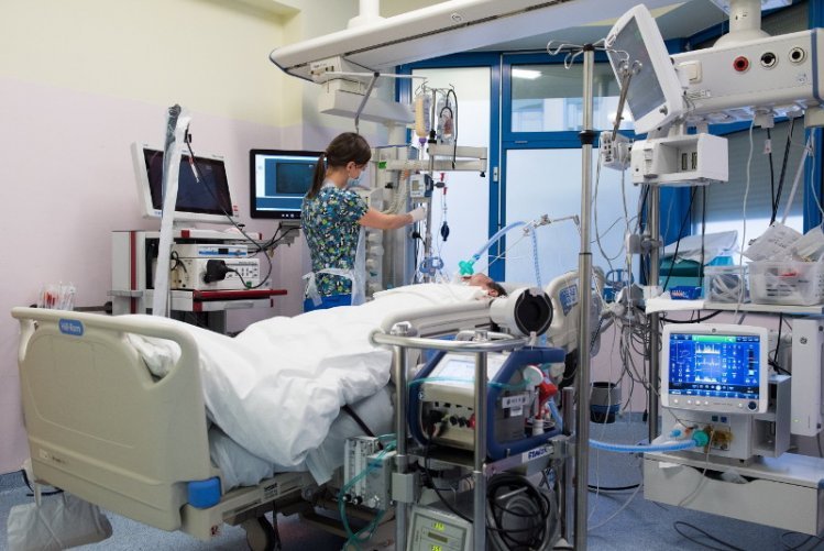 Na Mazowszu kończą się respiratory dla pacjentów z COVID-19. Dwa wolne respiratory na Mazowszu? Komentarz Filipowicz.