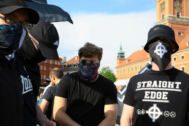 Zatrzymany mężczyzna maszerował 1 maja w Warszawie w ramach "Szturmowego Święta Pracy".