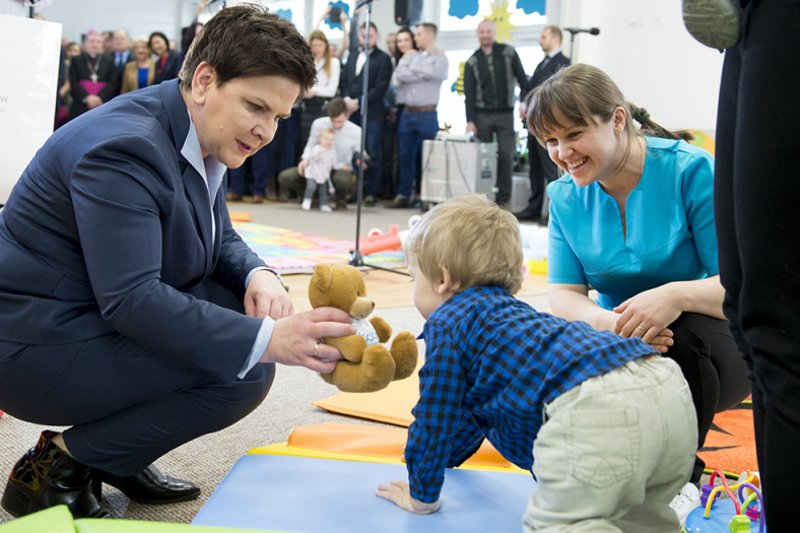 Przywłaszczony sukces. Z programu "Maluch" zrobiono "Maluch Plus" i Szydło z pompą otworzyła żłobek na Podkarpaciu