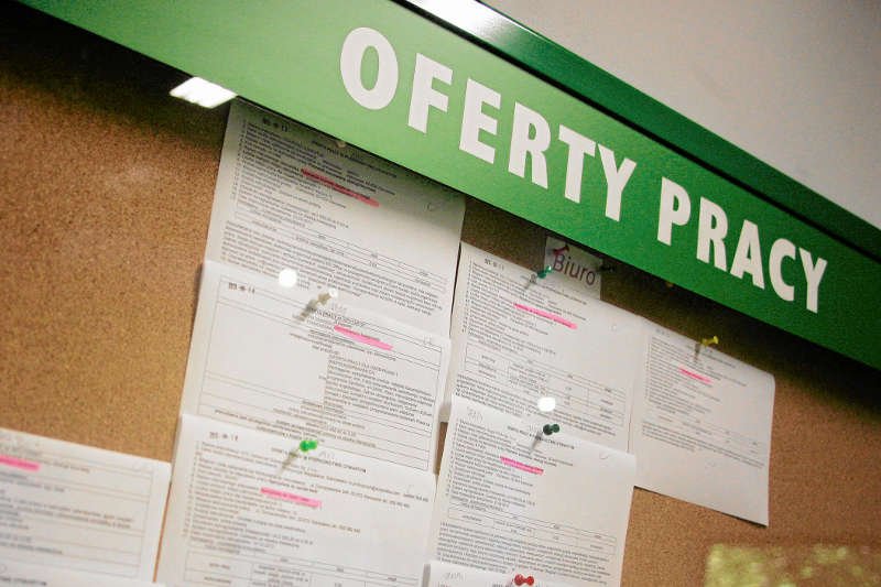 Urzędy nie będą jednak musiały informować o wolnych miejscach pracy