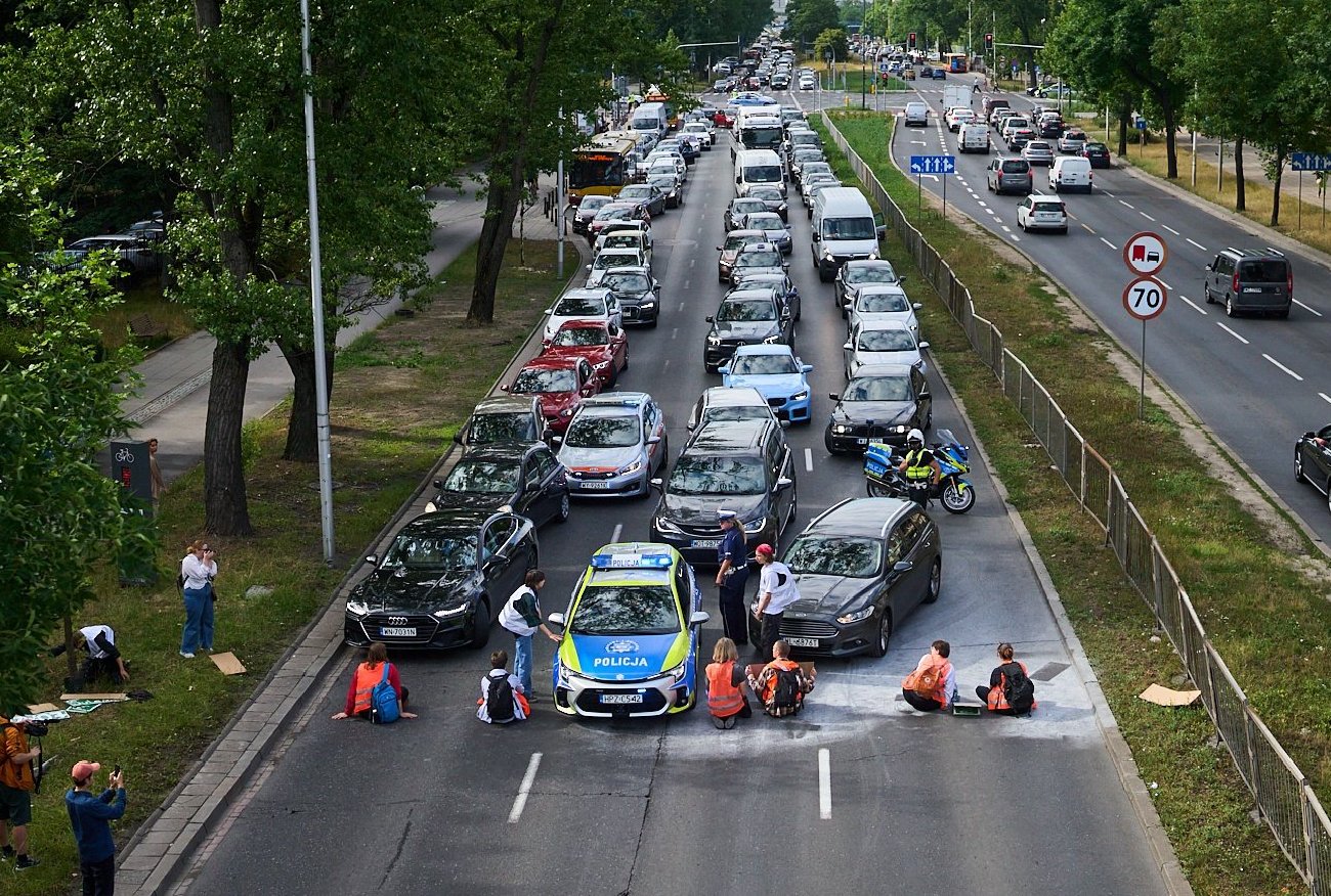 Ostatnie Pokolenie tłumaczy, czemu blokuje drogi. Mam dość paraliżowania Warszawy.