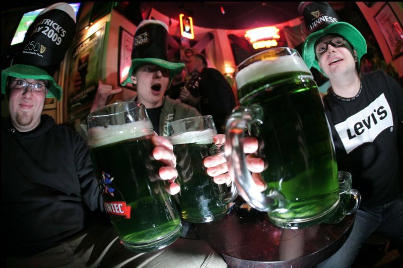 W Polsce mylnie uważamy, że w świętego Patryka należy pić zielone piwo. W Irlandii takowe nie występuje