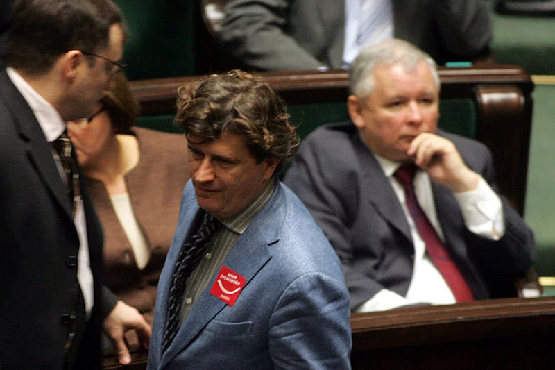 Liberalny Janusz Palikot, czy prawicowy Jarosław Kaczyński. Większość Polaków nie potrafi sprecyzować swoich poglądów, głosujemy tylko na nazwiska.